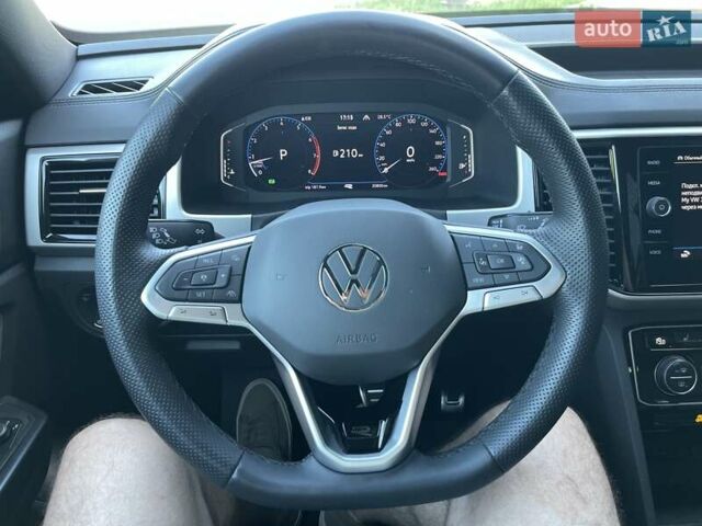 Серый Фольксваген Atlas Cross Sport, объемом двигателя 3.6 л и пробегом 22 тыс. км за 35000 $, фото 90 на Automoto.ua