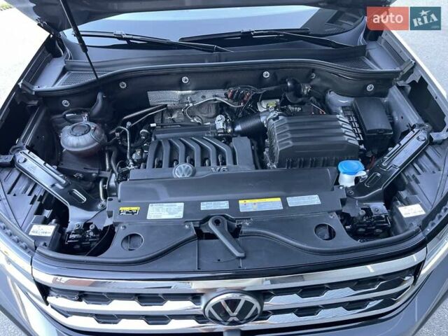 Сірий Фольксваген Atlas Cross Sport, об'ємом двигуна 3.6 л та пробігом 28 тис. км за 33500 $, фото 56 на Automoto.ua