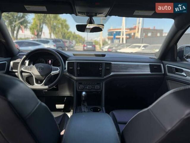 Серый Фольксваген Atlas Cross Sport, объемом двигателя 3.6 л и пробегом 56 тыс. км за 32000 $, фото 26 на Automoto.ua