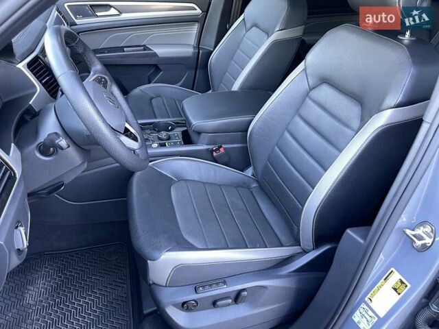 Сірий Фольксваген Atlas Cross Sport, об'ємом двигуна 3.6 л та пробігом 28 тис. км за 33500 $, фото 74 на Automoto.ua