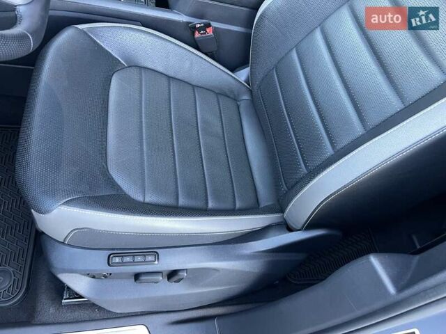 Серый Фольксваген Atlas Cross Sport, объемом двигателя 3.6 л и пробегом 22 тыс. км за 35000 $, фото 65 на Automoto.ua