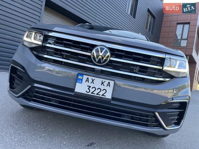 Серый Фольксваген Atlas Cross Sport, объемом двигателя 3.6 л и пробегом 22 тыс. км за 35000 $, фото 2 на Automoto.ua