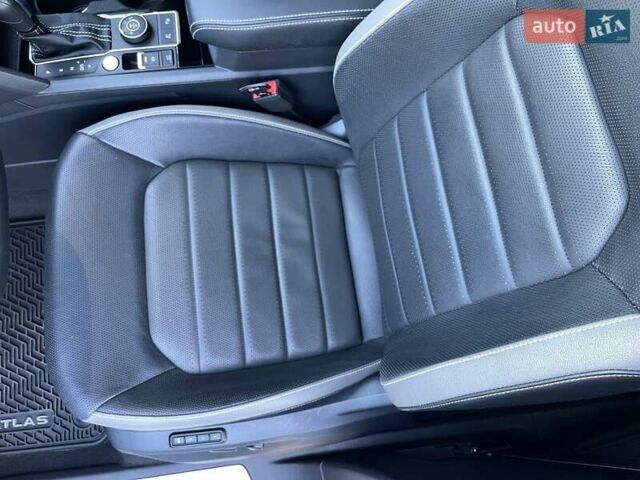 Серый Фольксваген Atlas Cross Sport, объемом двигателя 3.6 л и пробегом 22 тыс. км за 35000 $, фото 71 на Automoto.ua