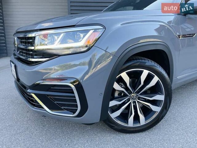 Серый Фольксваген Atlas Cross Sport, объемом двигателя 3.6 л и пробегом 22 тыс. км за 35000 $, фото 46 на Automoto.ua