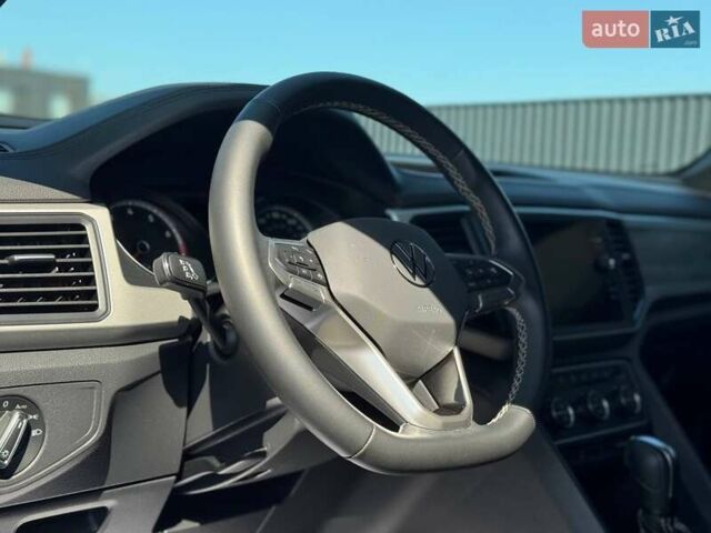 Серый Фольксваген Atlas Cross Sport, объемом двигателя 3.6 л и пробегом 56 тыс. км за 32000 $, фото 17 на Automoto.ua