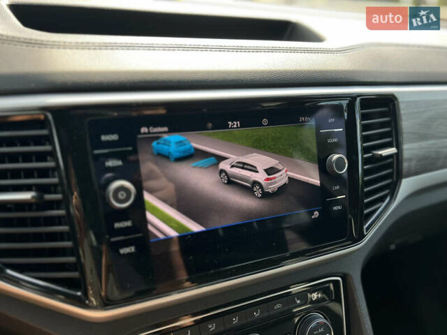 Сірий Фольксваген Atlas Cross Sport, об'ємом двигуна 3.6 л та пробігом 75 тис. км за 33500 $, фото 19 на Automoto.ua