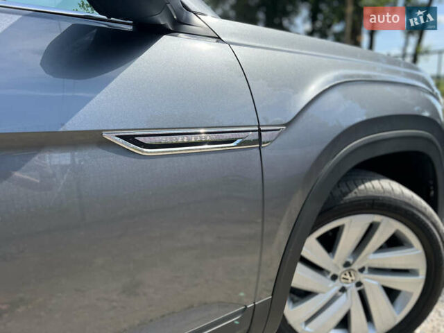 Сірий Фольксваген Atlas Cross Sport, об'ємом двигуна 3.6 л та пробігом 75 тис. км за 33500 $, фото 6 на Automoto.ua