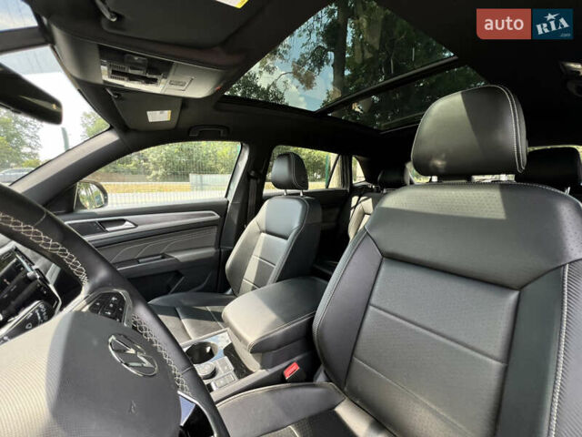 Сірий Фольксваген Atlas Cross Sport, об'ємом двигуна 3.6 л та пробігом 75 тис. км за 33500 $, фото 11 на Automoto.ua