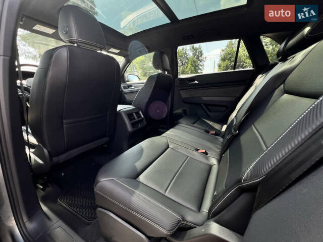 Сірий Фольксваген Atlas Cross Sport, об'ємом двигуна 3.6 л та пробігом 75 тис. км за 33500 $, фото 16 на Automoto.ua