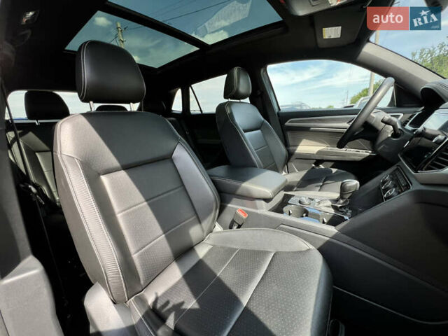 Сірий Фольксваген Atlas Cross Sport, об'ємом двигуна 3.6 л та пробігом 75 тис. км за 33500 $, фото 14 на Automoto.ua