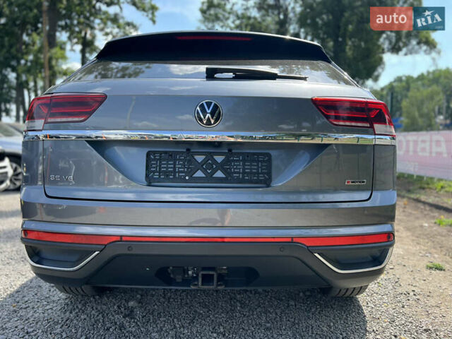 Сірий Фольксваген Atlas Cross Sport, об'ємом двигуна 3.6 л та пробігом 75 тис. км за 33500 $, фото 5 на Automoto.ua
