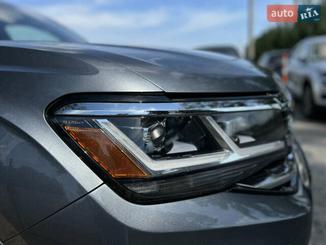 Сірий Фольксваген Atlas Cross Sport, об'ємом двигуна 3.6 л та пробігом 75 тис. км за 33500 $, фото 8 на Automoto.ua