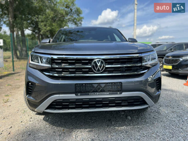 Сірий Фольксваген Atlas Cross Sport, об'ємом двигуна 3.6 л та пробігом 75 тис. км за 33500 $, фото 4 на Automoto.ua