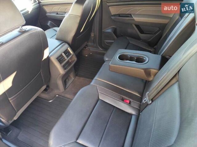 Серый Фольксваген Atlas Cross Sport, объемом двигателя 1.98 л и пробегом 46 тыс. км за 26790 $, фото 21 на Automoto.ua