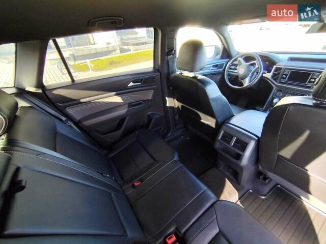 Серый Фольксваген Atlas Cross Sport, объемом двигателя 1.98 л и пробегом 42 тыс. км за 30700 $, фото 20 на Automoto.ua