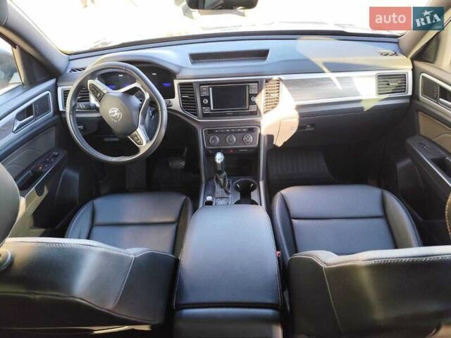 Серый Фольксваген Atlas Cross Sport, объемом двигателя 1.98 л и пробегом 46 тыс. км за 26790 $, фото 15 на Automoto.ua