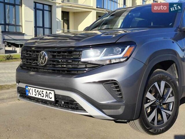 Серый Фольксваген Atlas Cross Sport, объемом двигателя 1.98 л и пробегом 46 тыс. км за 26790 $, фото 3 на Automoto.ua