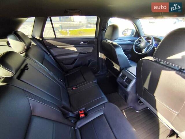 Серый Фольксваген Atlas Cross Sport, объемом двигателя 1.98 л и пробегом 42 тыс. км за 30700 $, фото 18 на Automoto.ua