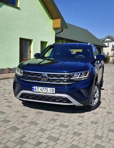 Синий Фольксваген Atlas Cross Sport, объемом двигателя 2 л и пробегом 65 тыс. км за 25600 $, фото 1 на Automoto.ua