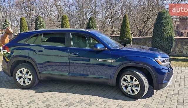 Синий Фольксваген Atlas Cross Sport, объемом двигателя 2 л и пробегом 65 тыс. км за 25600 $, фото 2 на Automoto.ua
