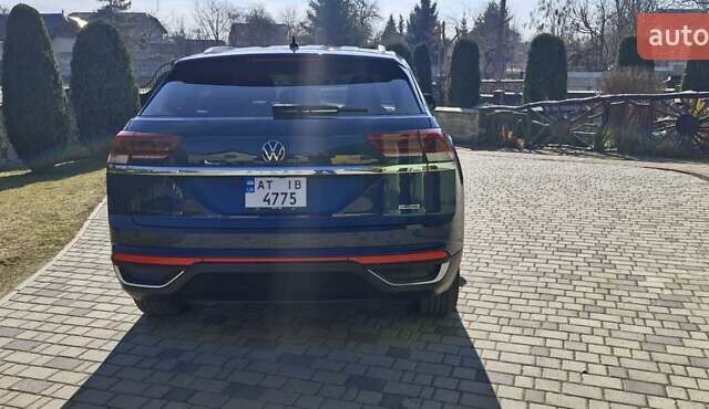 Синий Фольксваген Atlas Cross Sport, объемом двигателя 2 л и пробегом 65 тыс. км за 25600 $, фото 3 на Automoto.ua