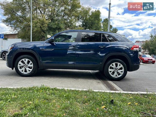 Синий Фольксваген Atlas Cross Sport, объемом двигателя 2 л и пробегом 86 тыс. км за 26400 $, фото 2 на Automoto.ua