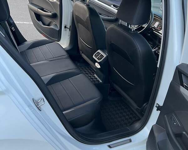 Білий Фольксваген e-Bora, об'ємом двигуна 0 л та пробігом 50 тис. км за 12900 $, фото 31 на Automoto.ua