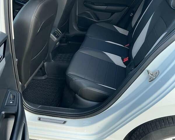 Білий Фольксваген e-Bora, об'ємом двигуна 0 л та пробігом 50 тис. км за 12900 $, фото 36 на Automoto.ua