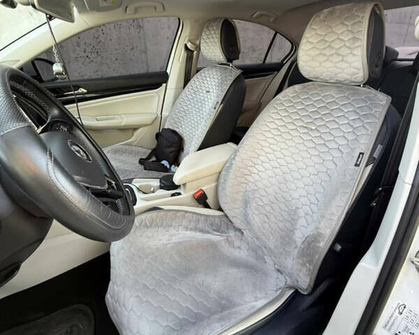 Білий Фольксваген e-Bora, об'ємом двигуна 0 л та пробігом 91 тис. км за 13000 $, фото 17 на Automoto.ua