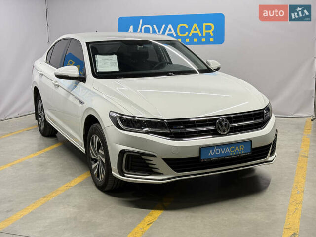 Белый Фольксваген e-Bora, объемом двигателя 0 л и пробегом 82 тыс. км за 12490 $, фото 2 на Automoto.ua