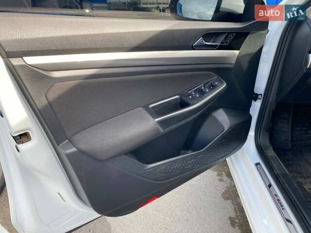 Белый Фольксваген e-Bora, объемом двигателя 0 л и пробегом 82 тыс. км за 13900 $, фото 13 на Automoto.ua