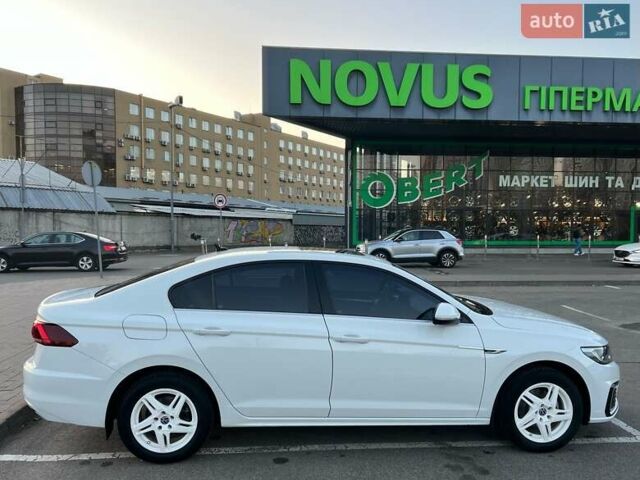 Білий Фольксваген e-Bora, об'ємом двигуна 0 л та пробігом 50 тис. км за 12900 $, фото 18 на Automoto.ua