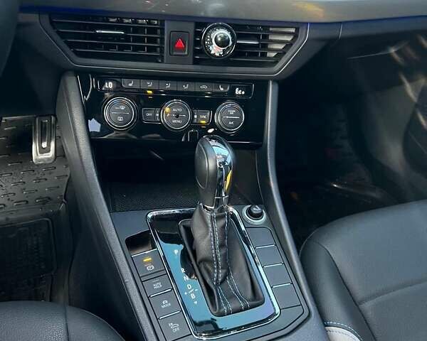 Білий Фольксваген e-Bora, об'ємом двигуна 0 л та пробігом 50 тис. км за 12900 $, фото 43 на Automoto.ua