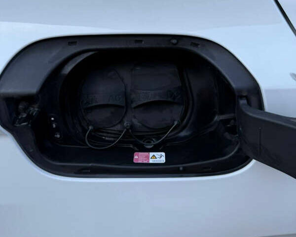 Білий Фольксваген e-Bora, об'ємом двигуна 0 л та пробігом 91 тис. км за 13000 $, фото 14 на Automoto.ua