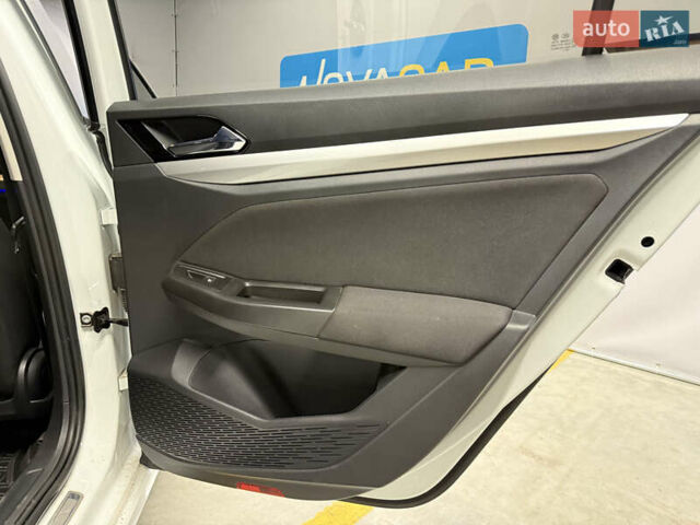 Белый Фольксваген e-Bora, объемом двигателя 0 л и пробегом 82 тыс. км за 12490 $, фото 18 на Automoto.ua