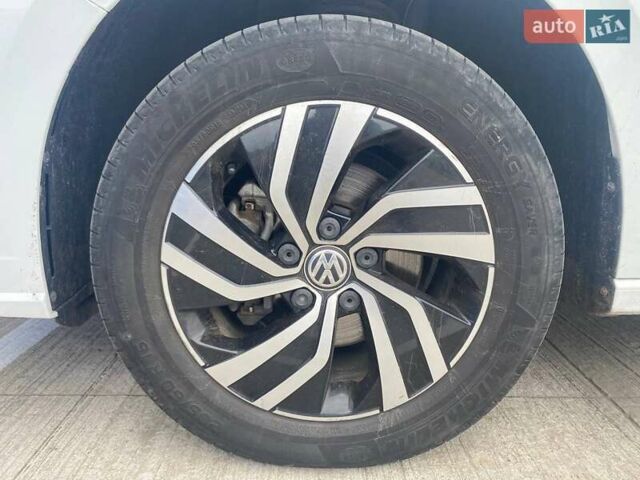 Белый Фольксваген e-Bora, объемом двигателя 0 л и пробегом 82 тыс. км за 13900 $, фото 18 на Automoto.ua