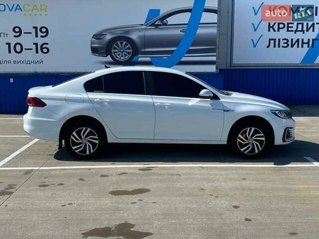 Белый Фольксваген e-Bora, объемом двигателя 0 л и пробегом 82 тыс. км за 13900 $, фото 4 на Automoto.ua