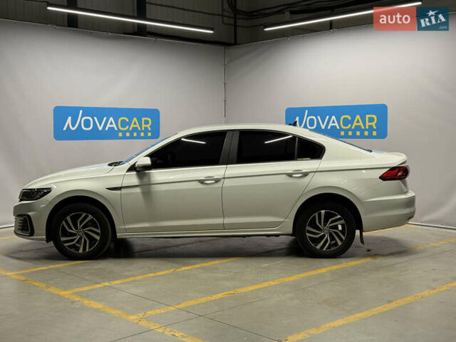 Белый Фольксваген e-Bora, объемом двигателя 0 л и пробегом 82 тыс. км за 12490 $, фото 3 на Automoto.ua