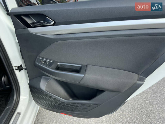 Білий Фольксваген e-Bora, об'ємом двигуна 0 л та пробігом 49 тис. км за 14500 $, фото 21 на Automoto.ua