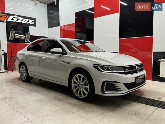 Белый Фольксваген e-Bora, объемом двигателя 0 л и пробегом 46 тыс. км за 17500 $, фото 2 на Automoto.ua