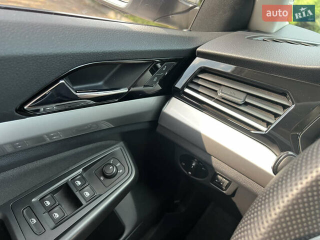 Білий Фольксваген e-Bora, об'ємом двигуна 0 л та пробігом 49 тис. км за 14500 $, фото 11 на Automoto.ua