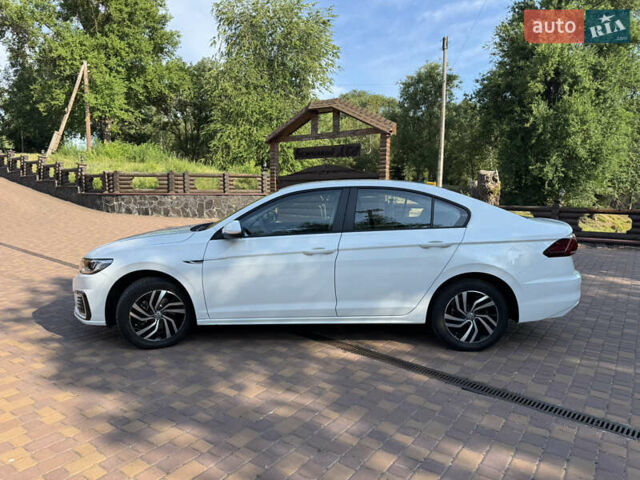 Белый Фольксваген e-Bora, объемом двигателя 0 л и пробегом 15 тыс. км за 15500 $, фото 2 на Automoto.ua