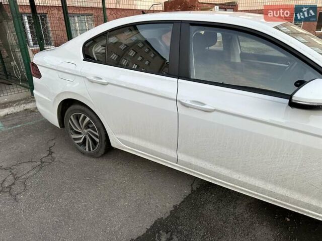 Белый Фольксваген e-Bora, объемом двигателя 0 л и пробегом 63 тыс. км за 13800 $, фото 8 на Automoto.ua