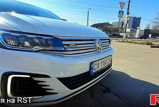 Білий Фольксваген e-Bora, об'ємом двигуна 0 л та пробігом 108 тис. км за 16000 $, фото 3 на Automoto.ua