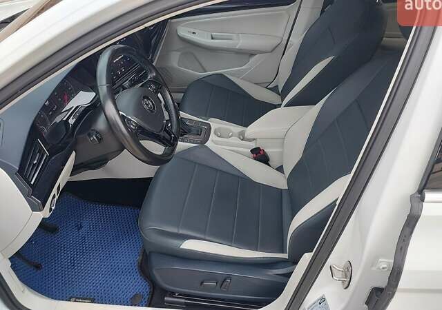 Белый Фольксваген e-Bora, объемом двигателя 0 л и пробегом 85 тыс. км за 12900 $, фото 6 на Automoto.ua