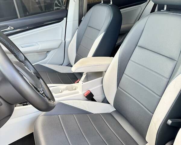 Черный Фольксваген e-Bora, объемом двигателя 0 л и пробегом 48 тыс. км за 15500 $, фото 8 на Automoto.ua