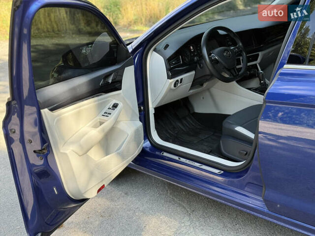 Синий Фольксваген e-Bora, объемом двигателя 0 л и пробегом 36 тыс. км за 15800 $, фото 6 на Automoto.ua