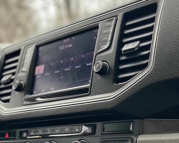 Белый Фольксваген e-Crafter, объемом двигателя 0 л и пробегом 67 тыс. км за 16499 $, фото 15 на Automoto.ua