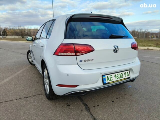 Белый Фольксваген e-Golf, объемом двигателя 0 л и пробегом 91 тыс. км за 17000 $, фото 5 на Automoto.ua