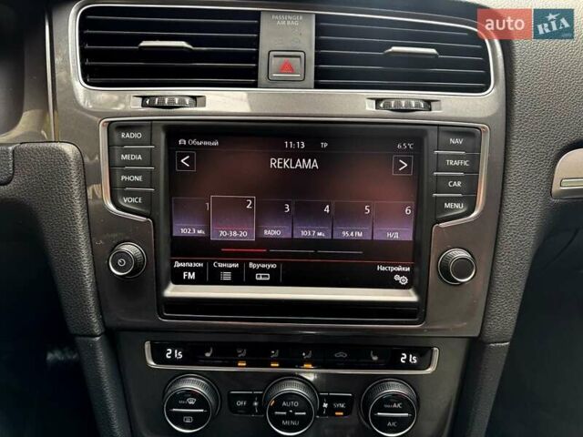 Белый Фольксваген e-Golf, объемом двигателя 0 л и пробегом 121 тыс. км за 8500 $, фото 30 на Automoto.ua